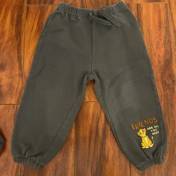 H&M x Disney Lion King Sweatsuit - Picture 6 of 7